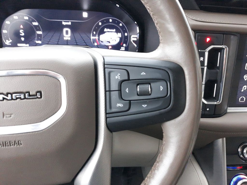 2022 GMC Yukon XL Denali 21