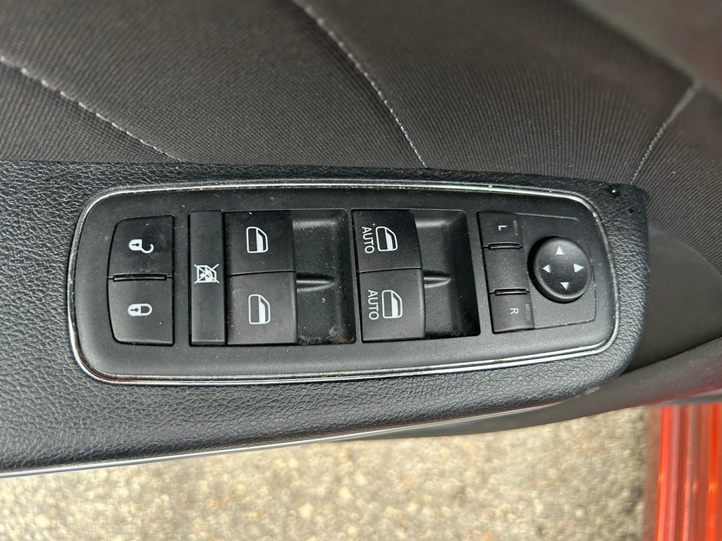 Thumbnail: 2020 Dodge Charger - 17