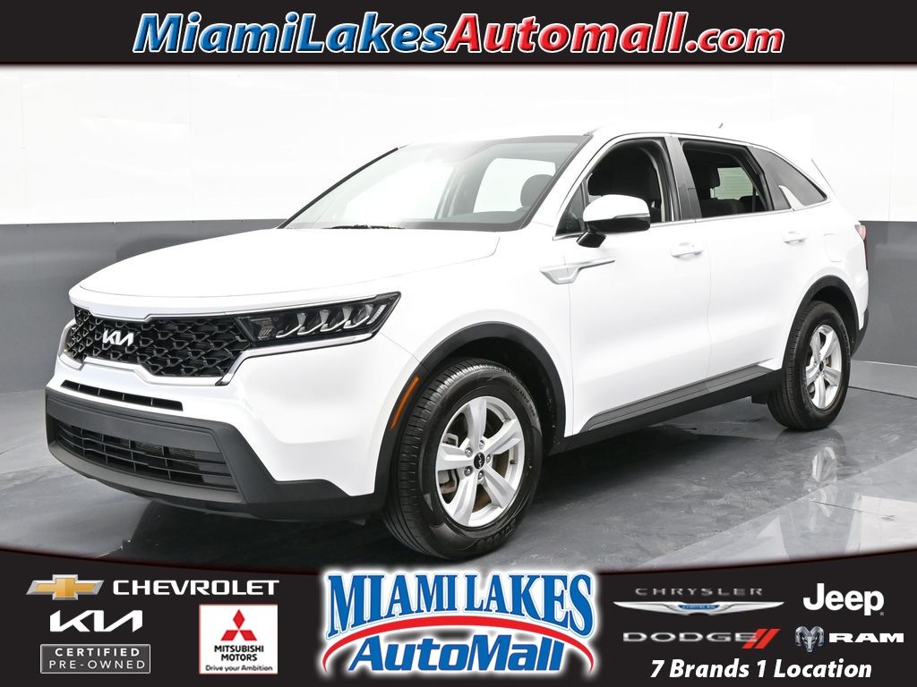2023 Kia Sorento LX's photo