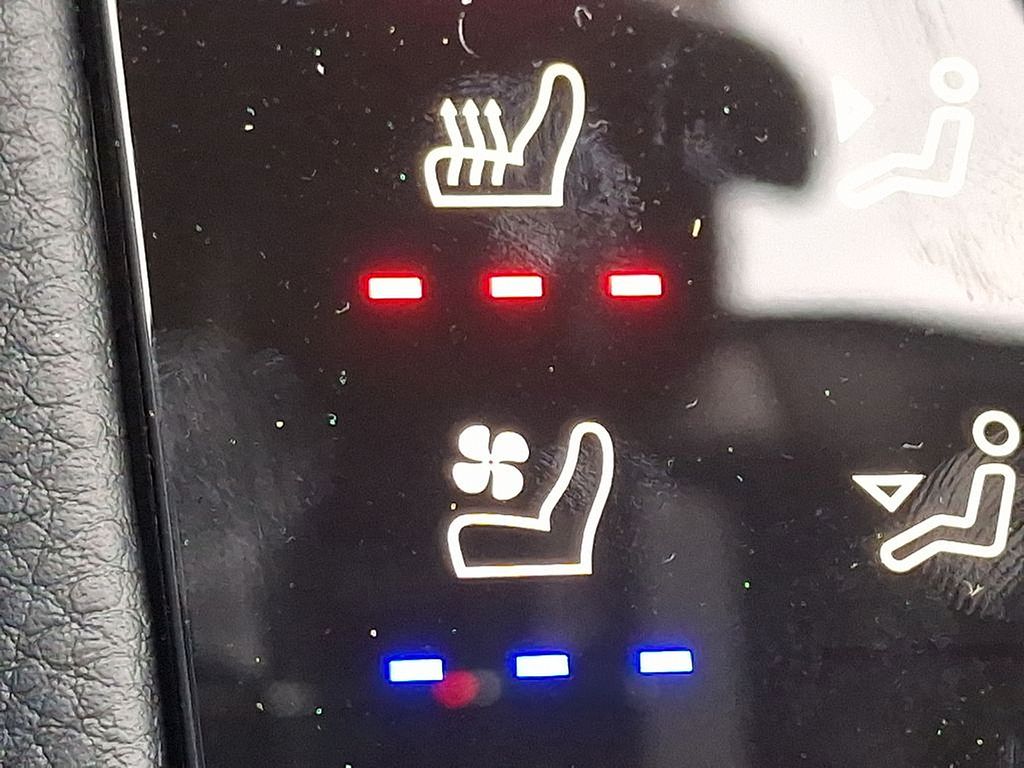 Thumbnail: 2025 Porsche Macan - 21