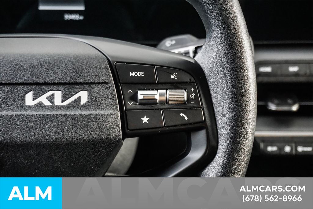 Used 2025 Gray Kia LXS image 27
