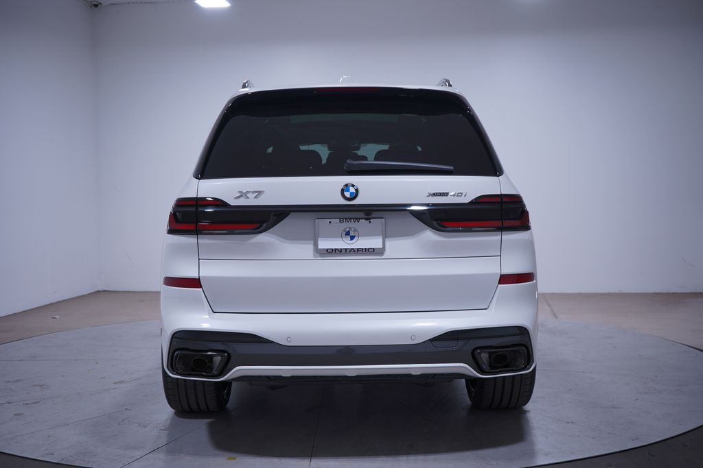 2025 BMW X7 xDrive40i 5