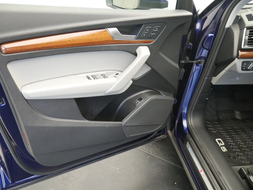 Thumbnail: 2023 Audi Q5 - 5