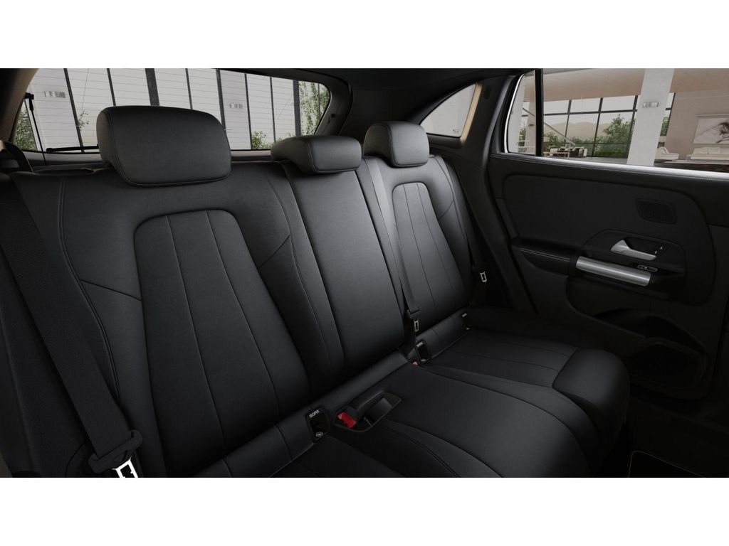 Thumbnail: 2026 Mercedes-Benz GLA - 5