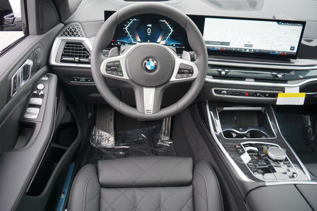 2025 BMW X7 xDrive40i 15