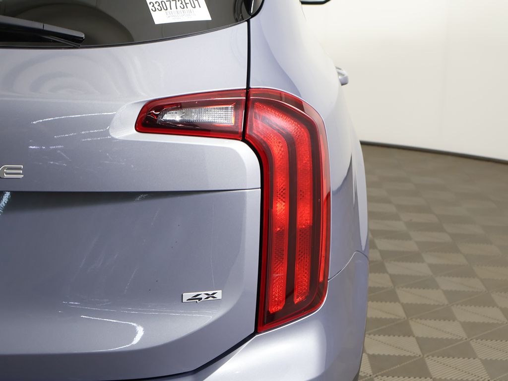 Used 2023 Silver Kia S image 17