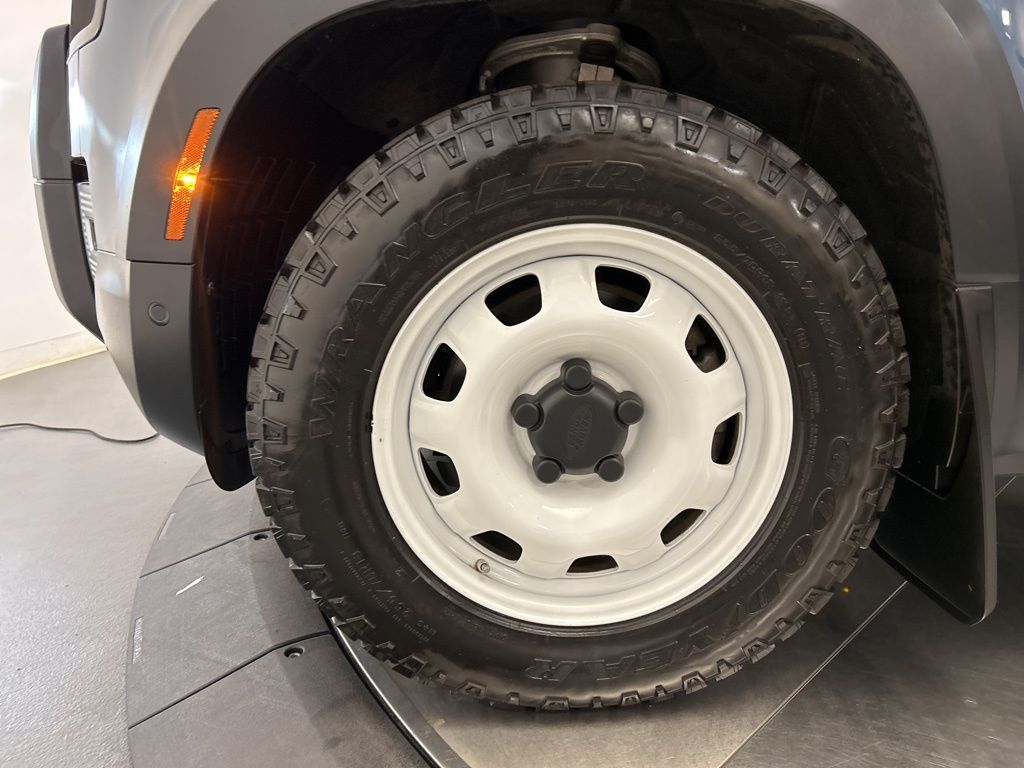 Thumbnail: 2020 Land Rover Defender - 10