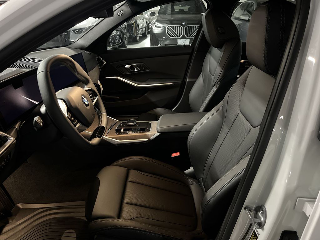 Thumbnail: 2025 BMW 3 Series - 11