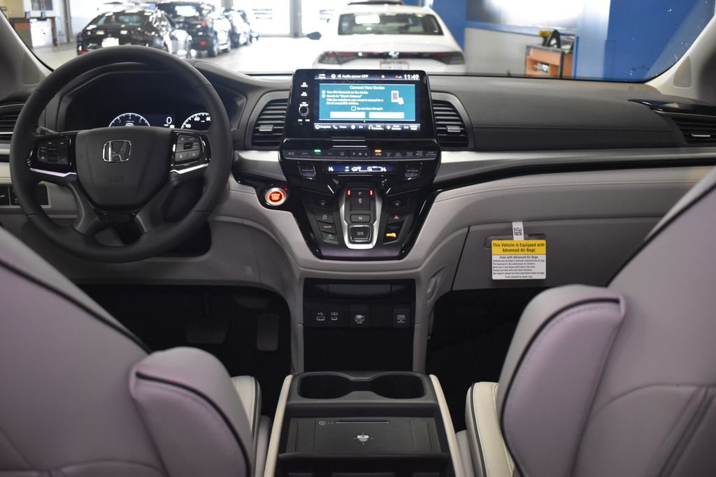 2025 Honda Odyssey Touring 10