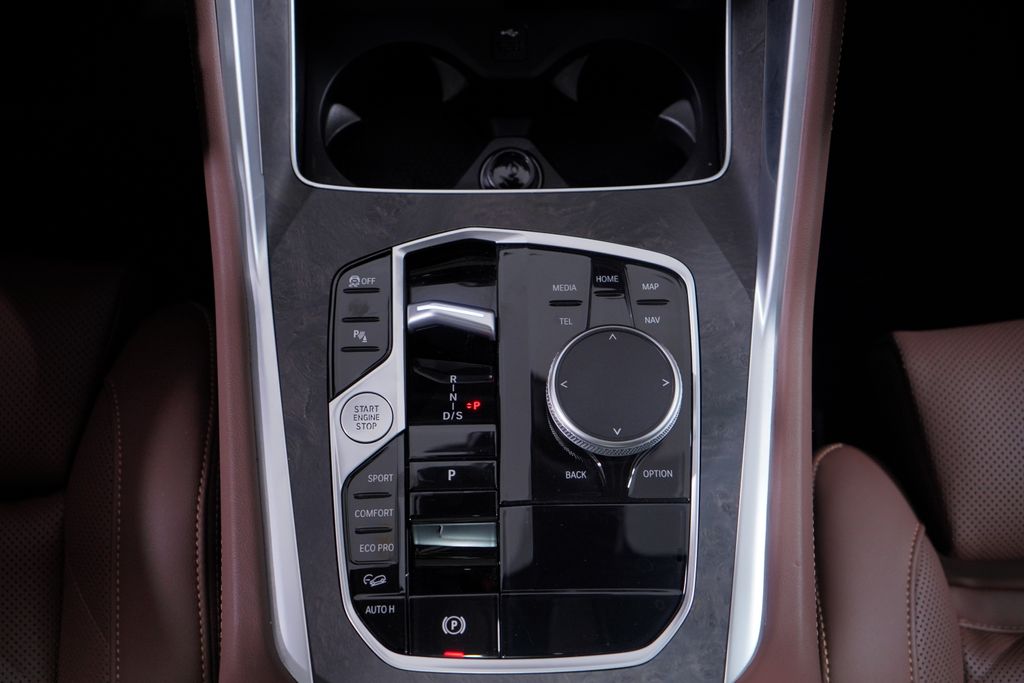 Thumbnail: 2025 BMW X6 - 14