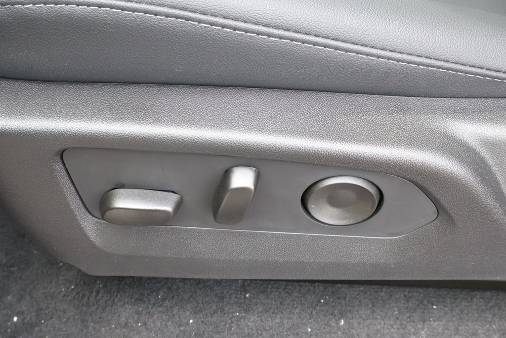 Thumbnail: 2026 Chevrolet Colorado - 17