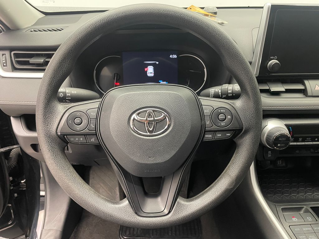 2023 Toyota RAV4 XLE 21