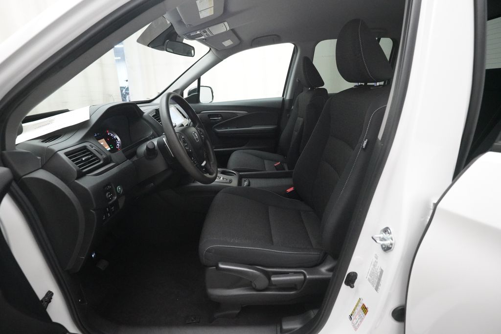 View vehicle photo 7