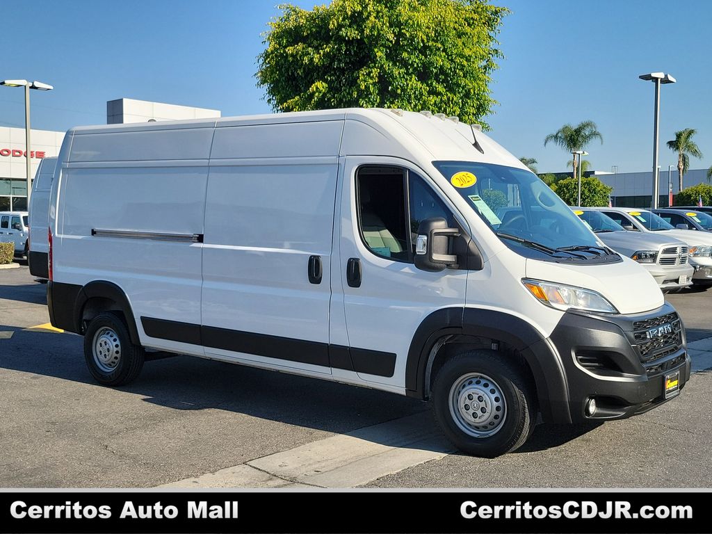 Bright White Clearcoat 2025 RAM ProMaster Van Front-Wheel Drive 9-Speed Automatic