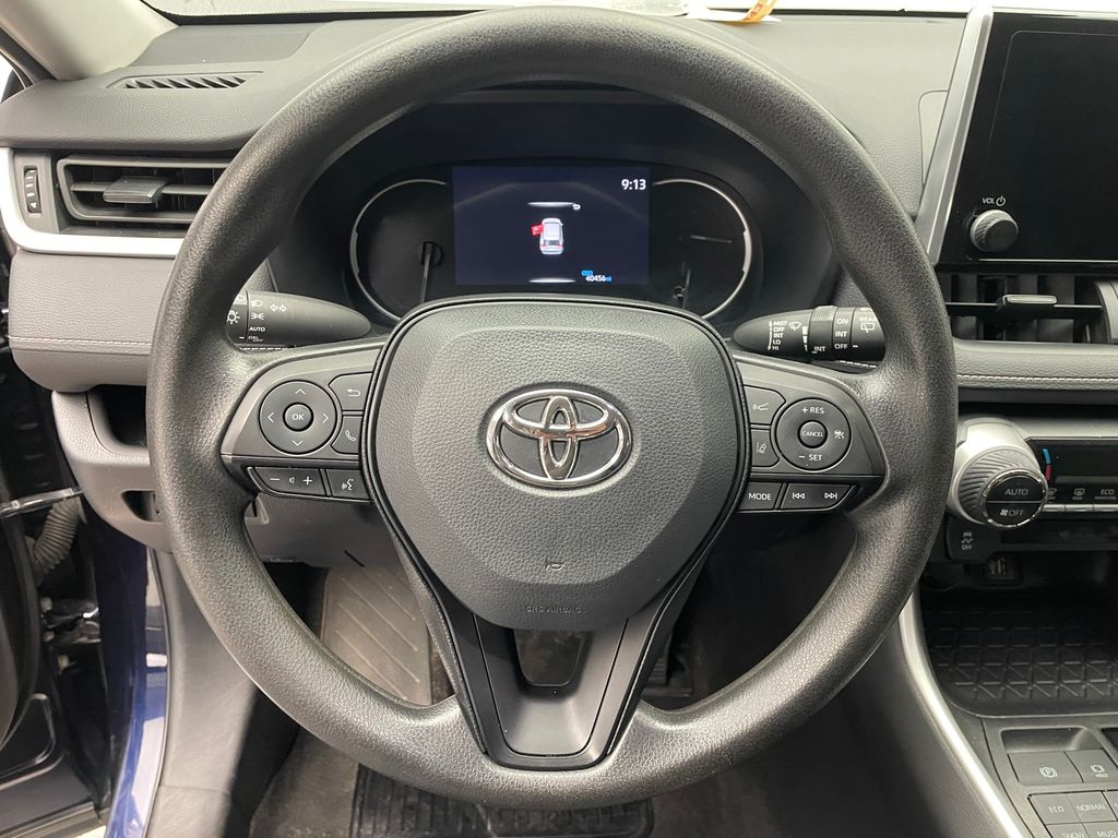 2023 Toyota RAV4 XLE 21