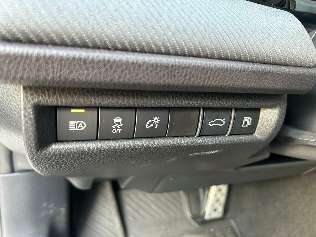 2025 Toyota Camry SE 17