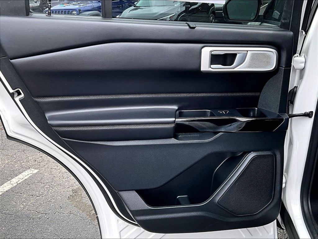 2022 Ford Explorer — photo 22
