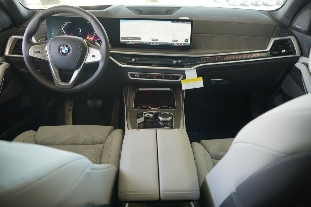 Thumbnail: 2026 BMW X7 - 14
