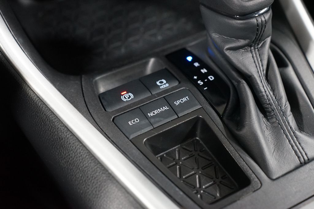 Thumbnail: 2024 Toyota RAV4 - 22