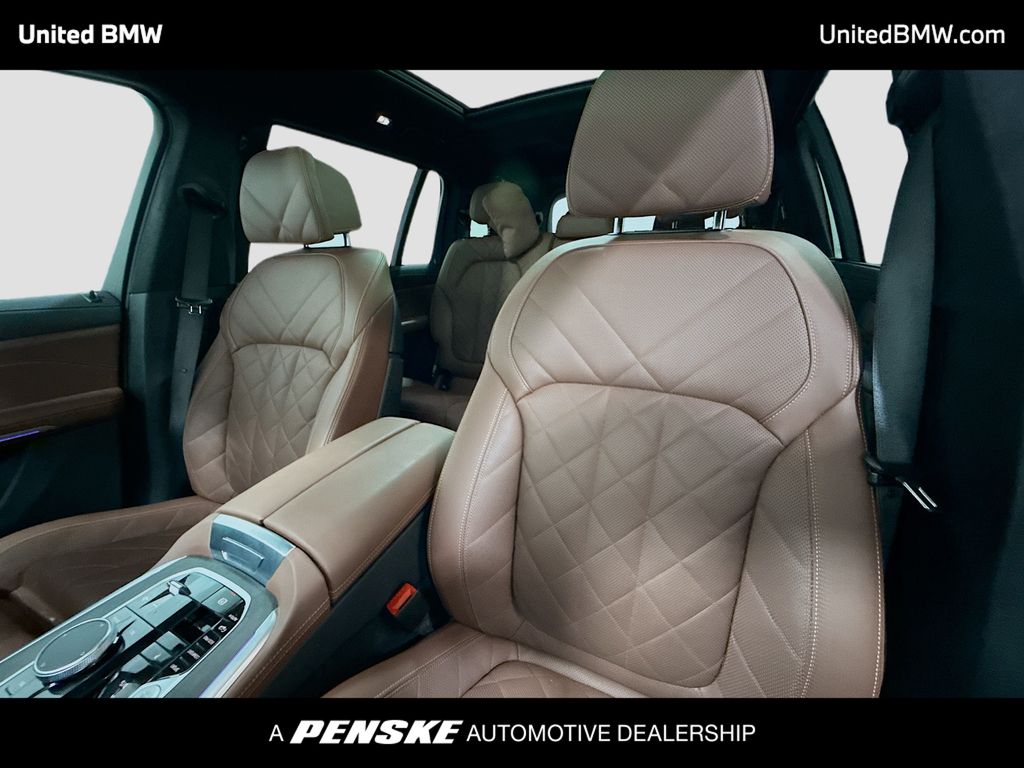 Thumbnail: 2025 BMW X7 - 5