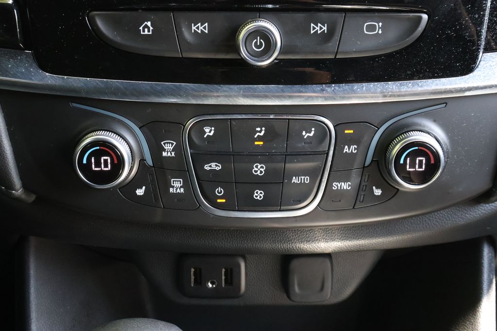 2023 Chevrolet Traverse LT 19