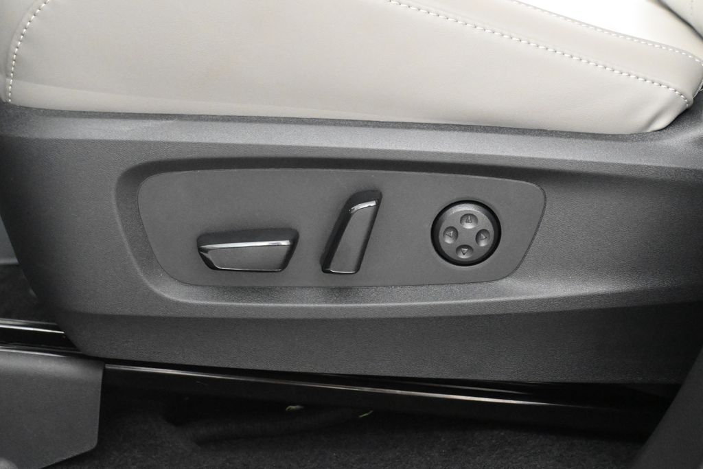 Thumbnail: 2026 INFINITI QX60 - 27