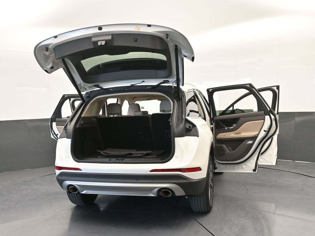 Used 2022 Pristine White Metallic Tri-Coat Lincoln Reserve image 80