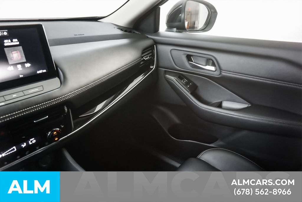 Used 2026 Black Nissan SL image 41