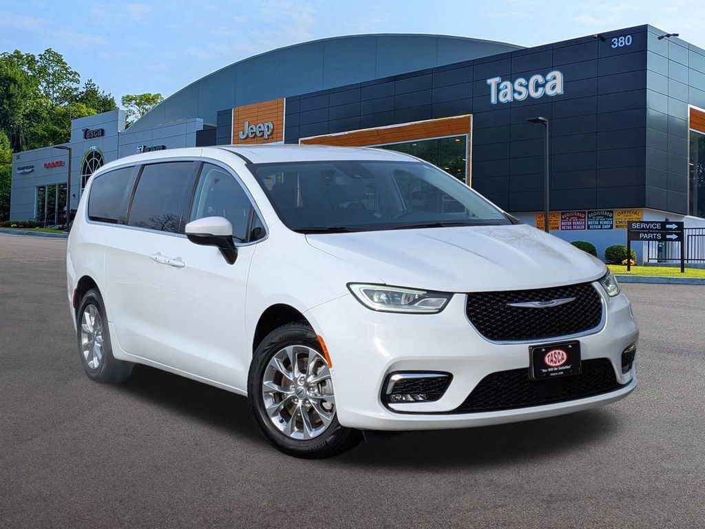 Bright White Clearcoat 2023 Chrysler Pacifica Touring L AWD Minivan All-Wheel Drive 9-Speed Automatic