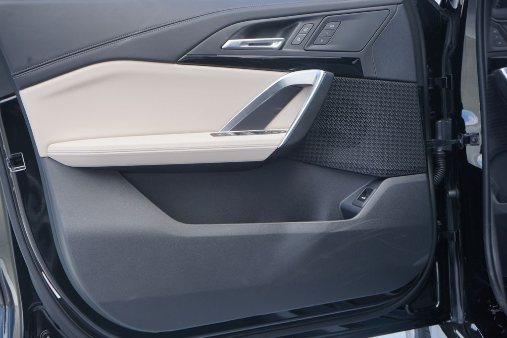 Thumbnail: 2025 BMW X1 - 8