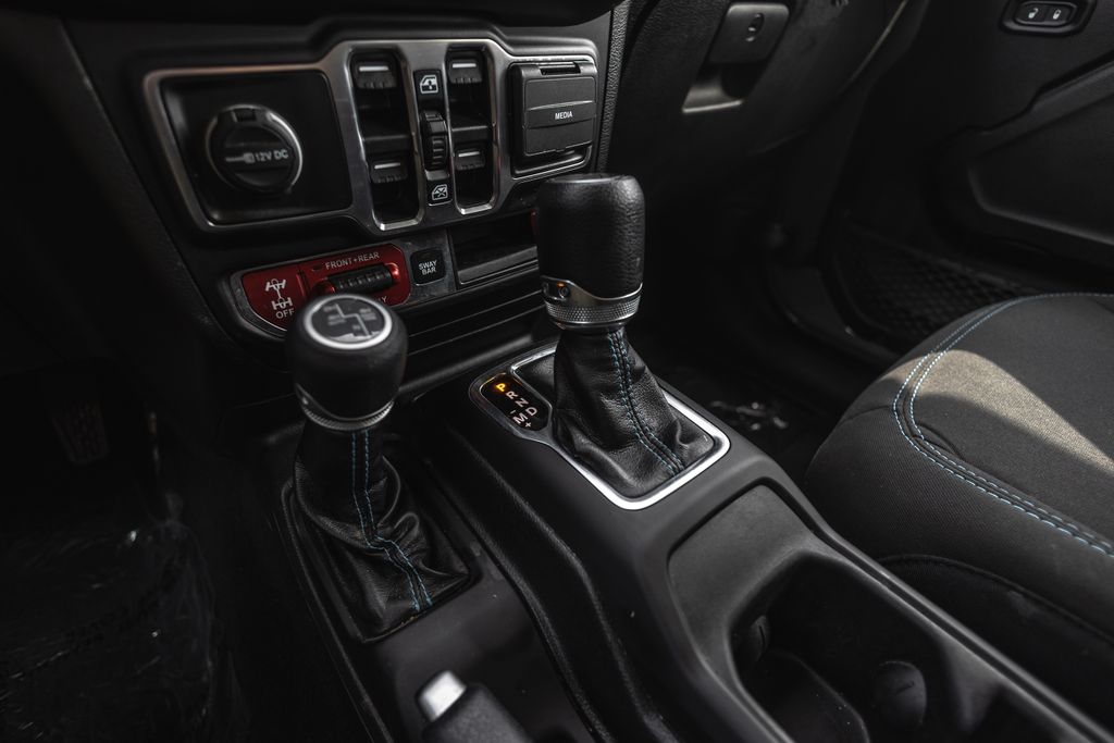 2023 Jeep Wrangler Rubicon 4xe thumbnail 17