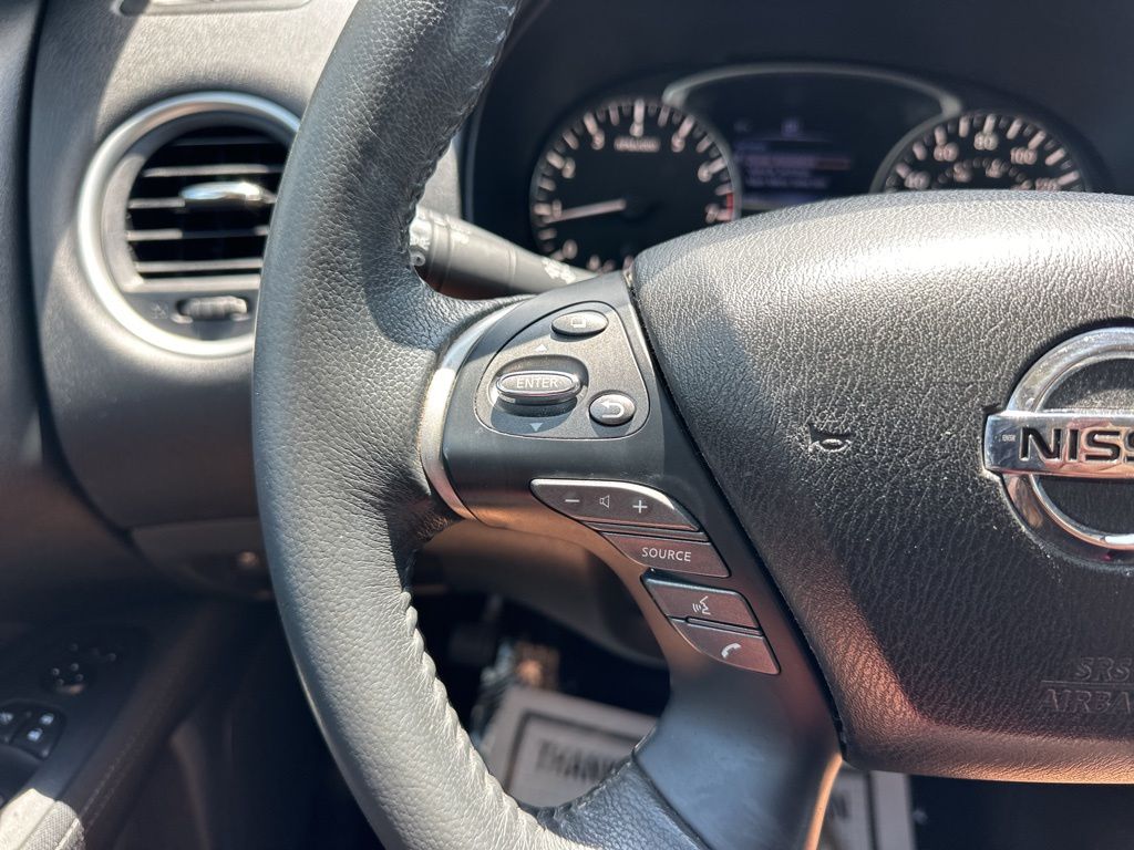 2017 Brilliant Silver Metallic Nissan Pathfinder SV FWD SUV