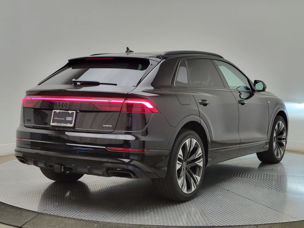 Thumbnail: 2026 Audi Q8 - 5