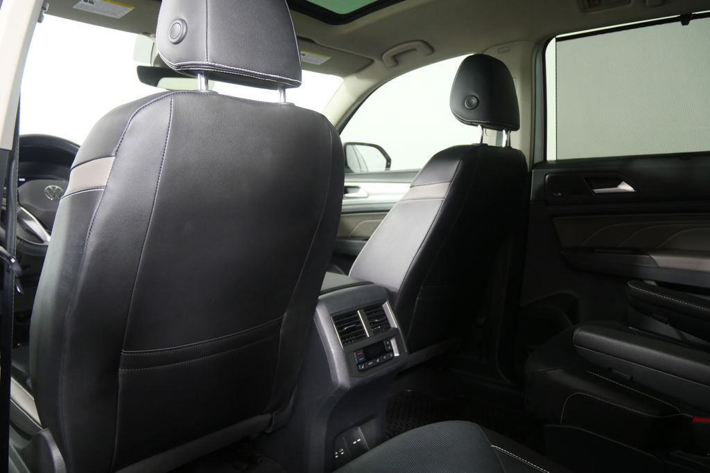 Thumbnail: 2021 Volkswagen Atlas - 22