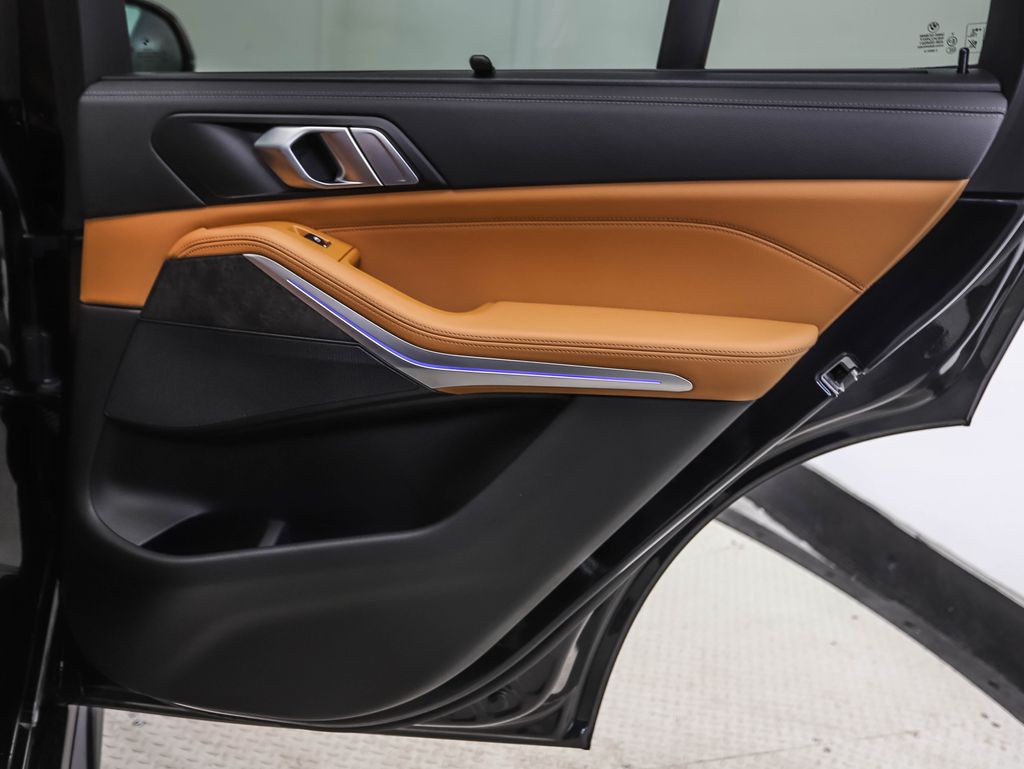 Thumbnail: 2022 BMW X5 - 24