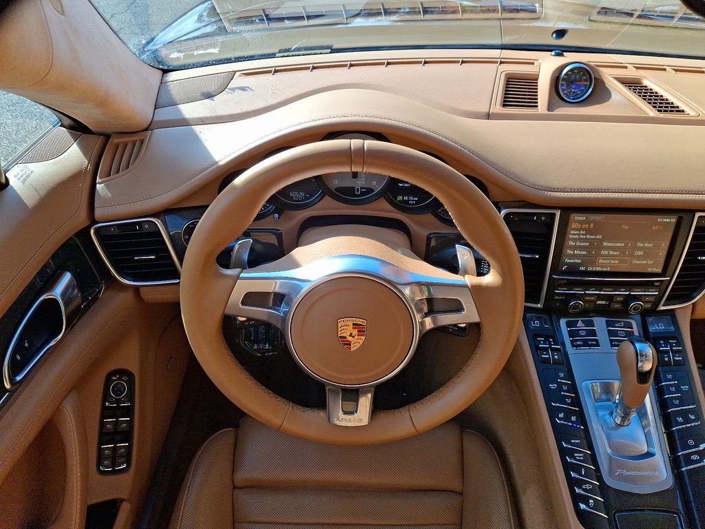 2016 Porsche Panamera GTS 11