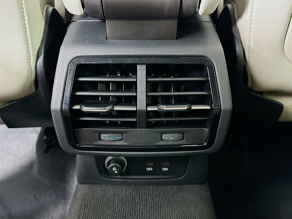 Thumbnail: 2021 Audi Q3 - 26