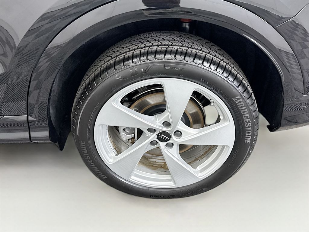 Thumbnail: 2025 Audi Q5 - 30