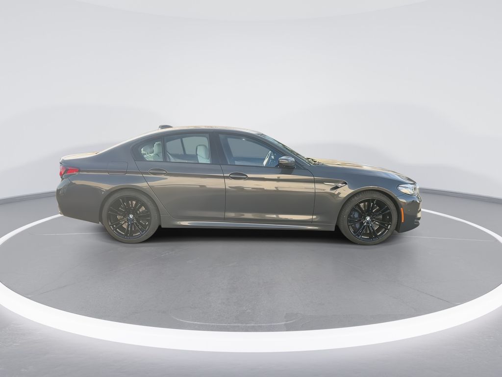 Thumbnail: 2021 BMW M5 - 9