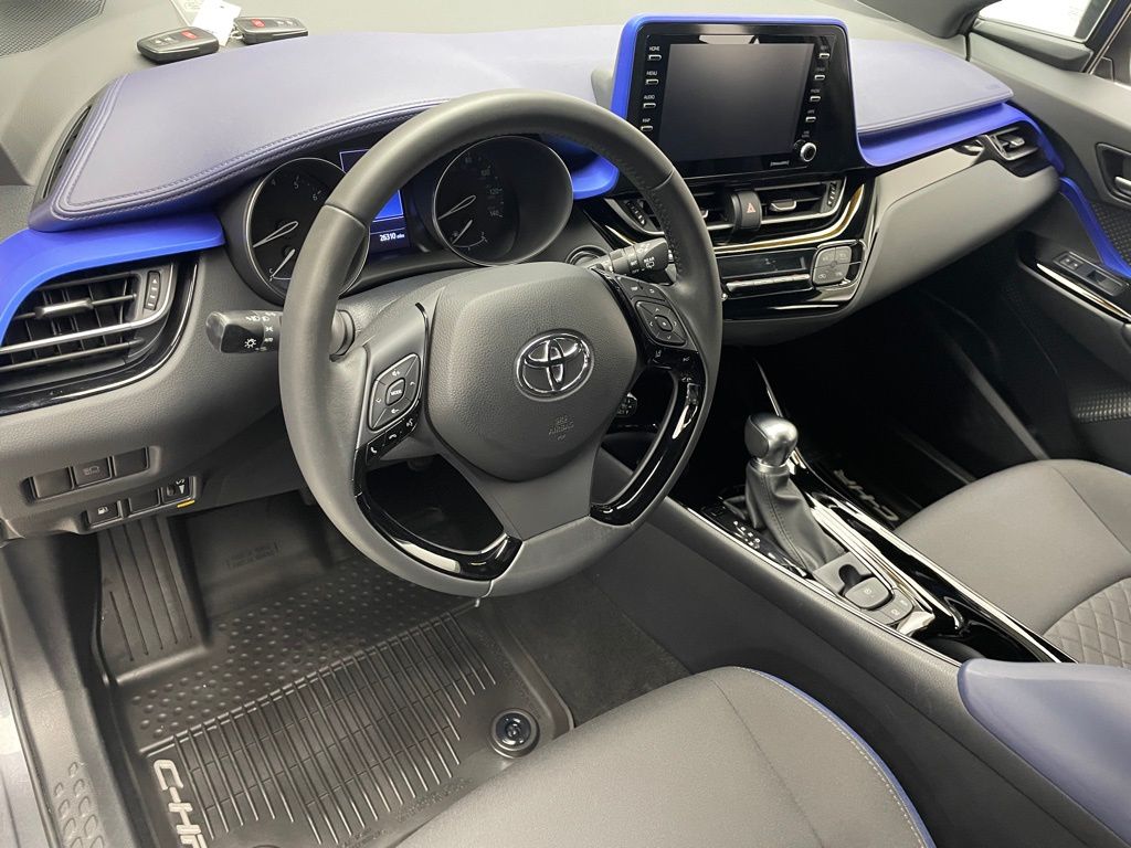 2020 Toyota C-HR XLE 11