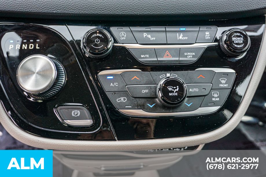 2024 Chrysler Pacifica Touring L photo 43
