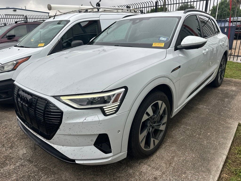 Glacier White Metallic 2022 Audi e-tron Premium quattro AWD SUV / Crossover All-Wheel Drive Automatic