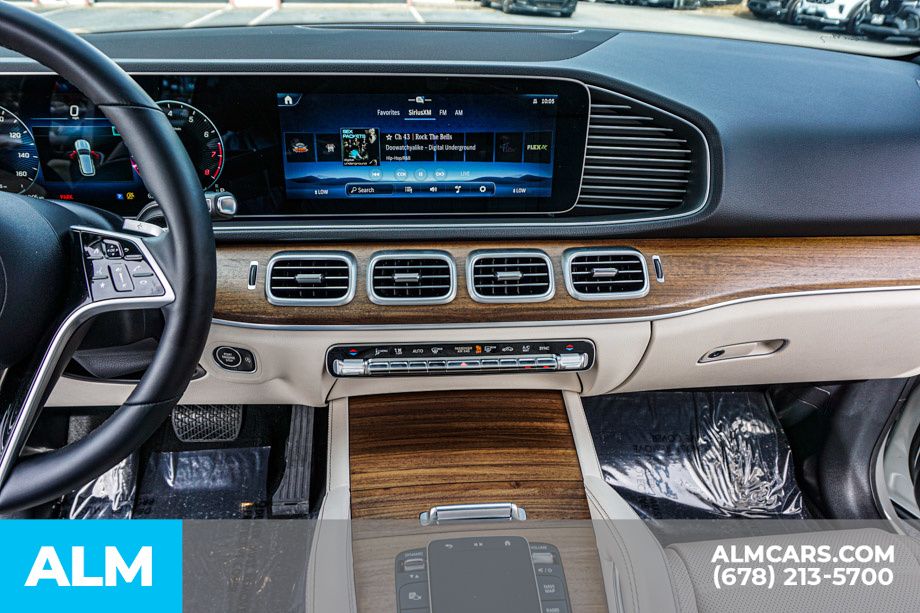 Used 2025 White Mercedes-Benz GLE 580 image 40
