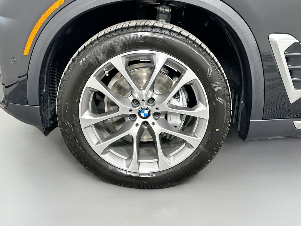 Thumbnail: 2026 BMW X5 - 23