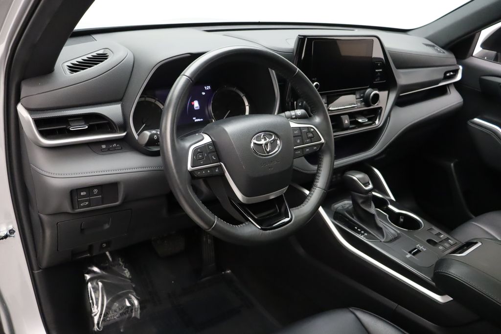 2024 Toyota Highlander XSE 15