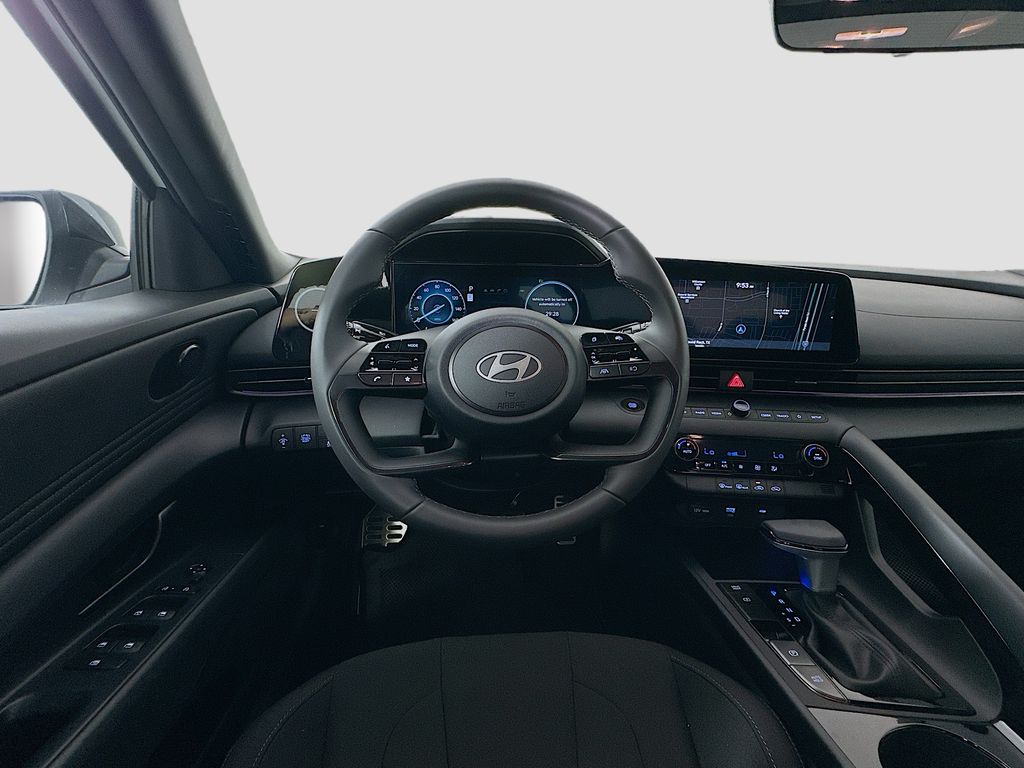 Thumbnail: 2025 Hyundai Elantra - 18