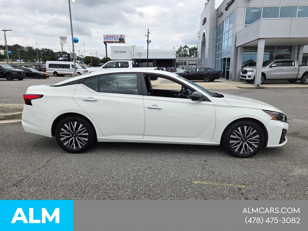 2025 Nissan Altima SV - Photo 13