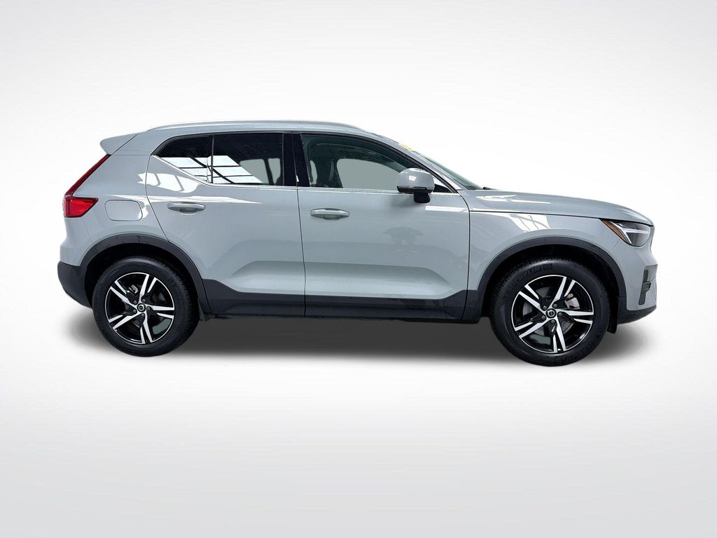 Used 2025 Volvo XC40 SUV
