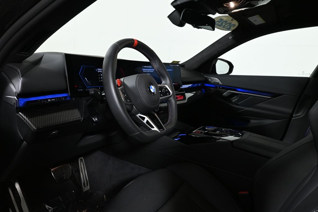Thumbnail: 2025 BMW M5 - 16