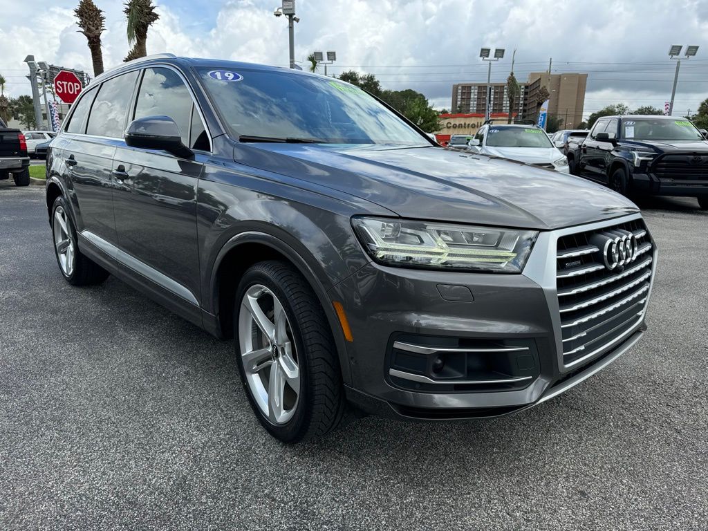 2019 Audi Q7  10